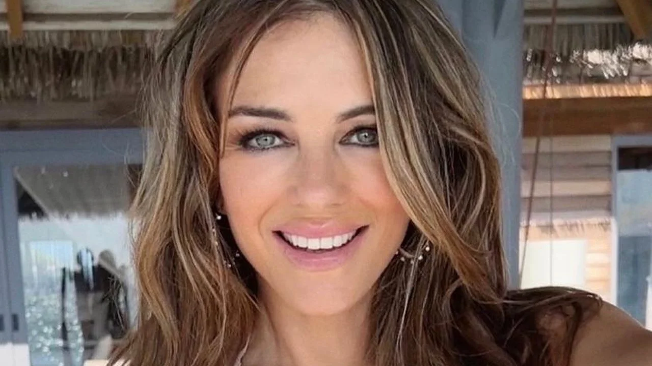 Read more about the article Elizabeth Hurley and Billy Ray Cyrus Confirm Their Relationship with a Festive Easter Celebration