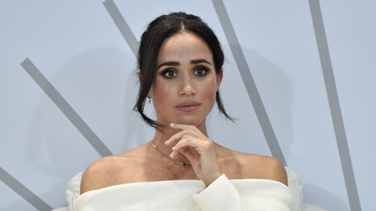 Read more about the article Meghan Markle Shares Rare Family Photo with Prince Harry and Their Kids